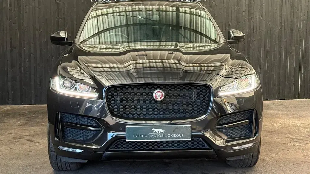 Used Jaguar F-Pace R-Sport 180 HP (132 kW) 2018 Black SUV