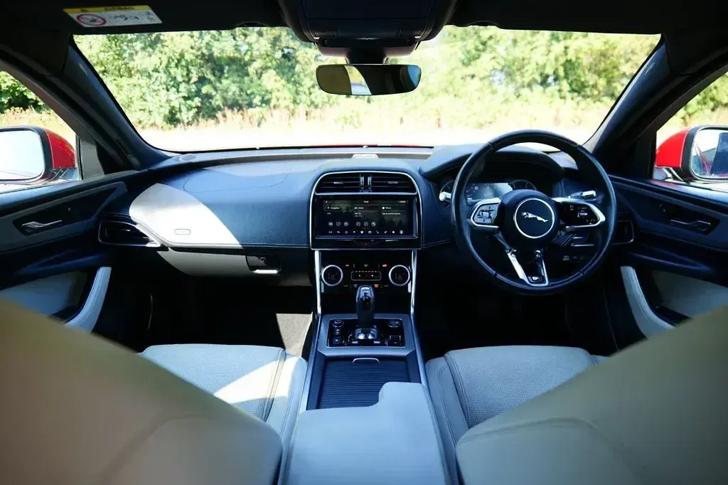 Used Jaguar XE R-Dynamic 180 HP (132 kW) 2019 Red Sedan