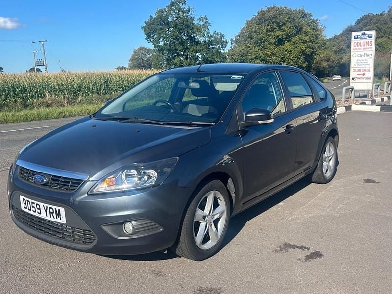 Grey Used 2010 Ford Focus Zetec Hatchback | £2,195 (Fair price) - Image 1/4