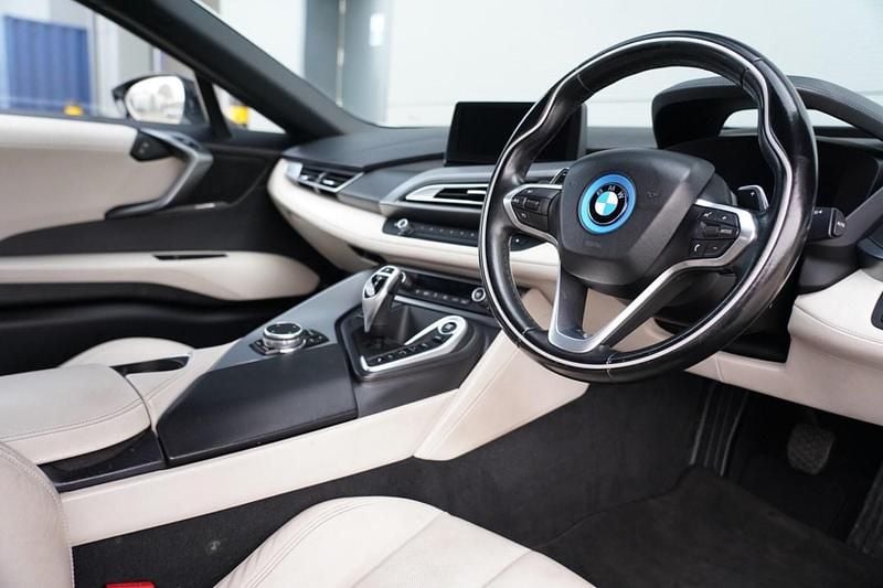 Used BMW i8 Performance 362 HP (266 kW) 2016 White Coupe