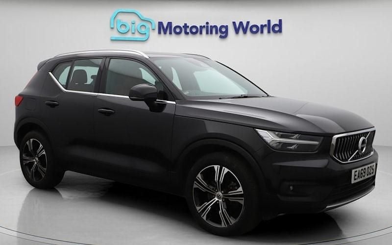 Used 2020 Volvo XC40 Inscription SUV | £25,300 (Fair price) - Image 1/4