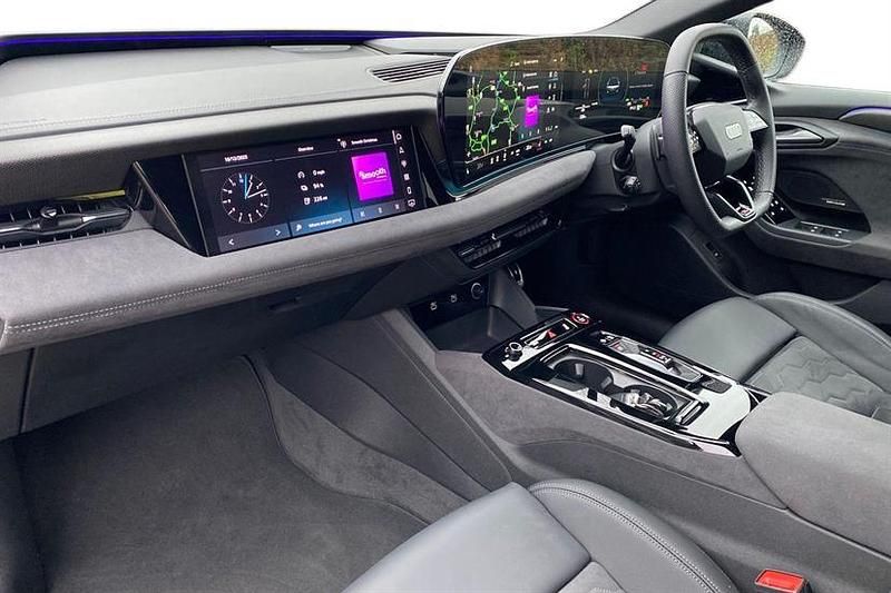 Used Audi A6 e-tron Comfort 210 kW (286 HP) 2025 Mythos black Estate