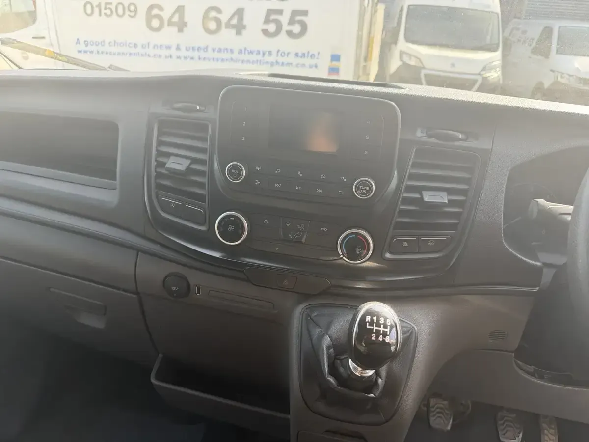 Used Ford Transit 105 HP (77 kW) 2022 White Van