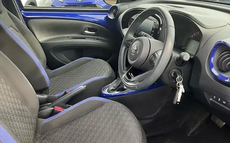 Used Toyota Aygo X 72 HP (52 kW) 2022 Blue SUV