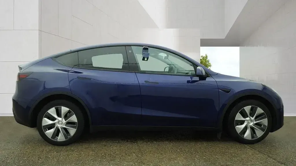 Used Tesla Model Y 282 kW (384 HP) 2023 Blue SUV