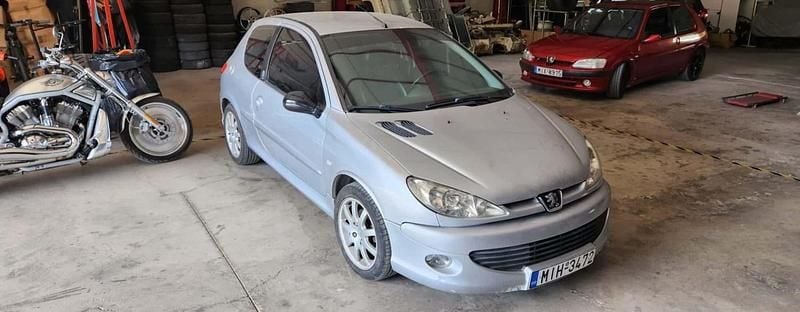 Silver Used 2005 Peugeot 206 S Hatchback | £5,000 - Image 1/4