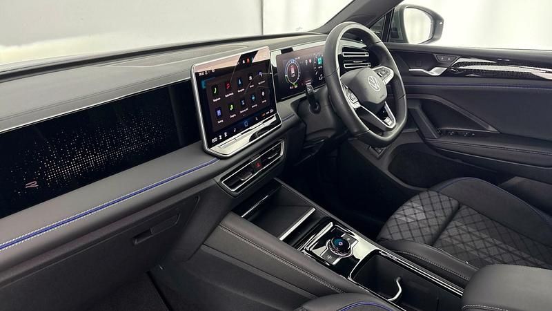 Used VW Tiguan R-line 272 HP (200 kW) 2025 Green SUV