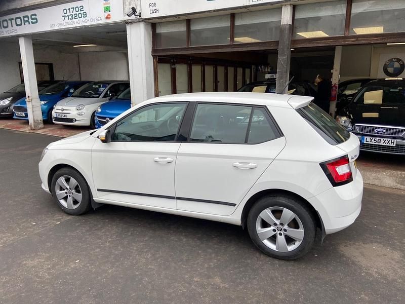 Used Skoda Fabia SE 2015 White Hatchback