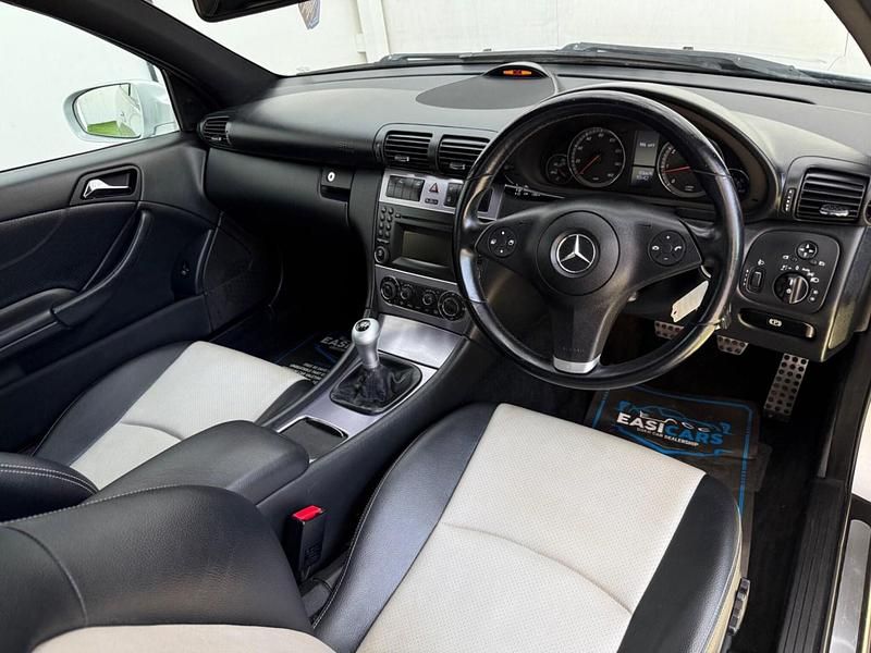 Usado Mercedes CLC180 2009 Prateado Citadino