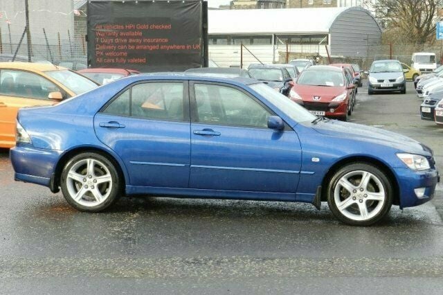 Used Lexus IS200 153 HP (112 kW) 2002 Sedan