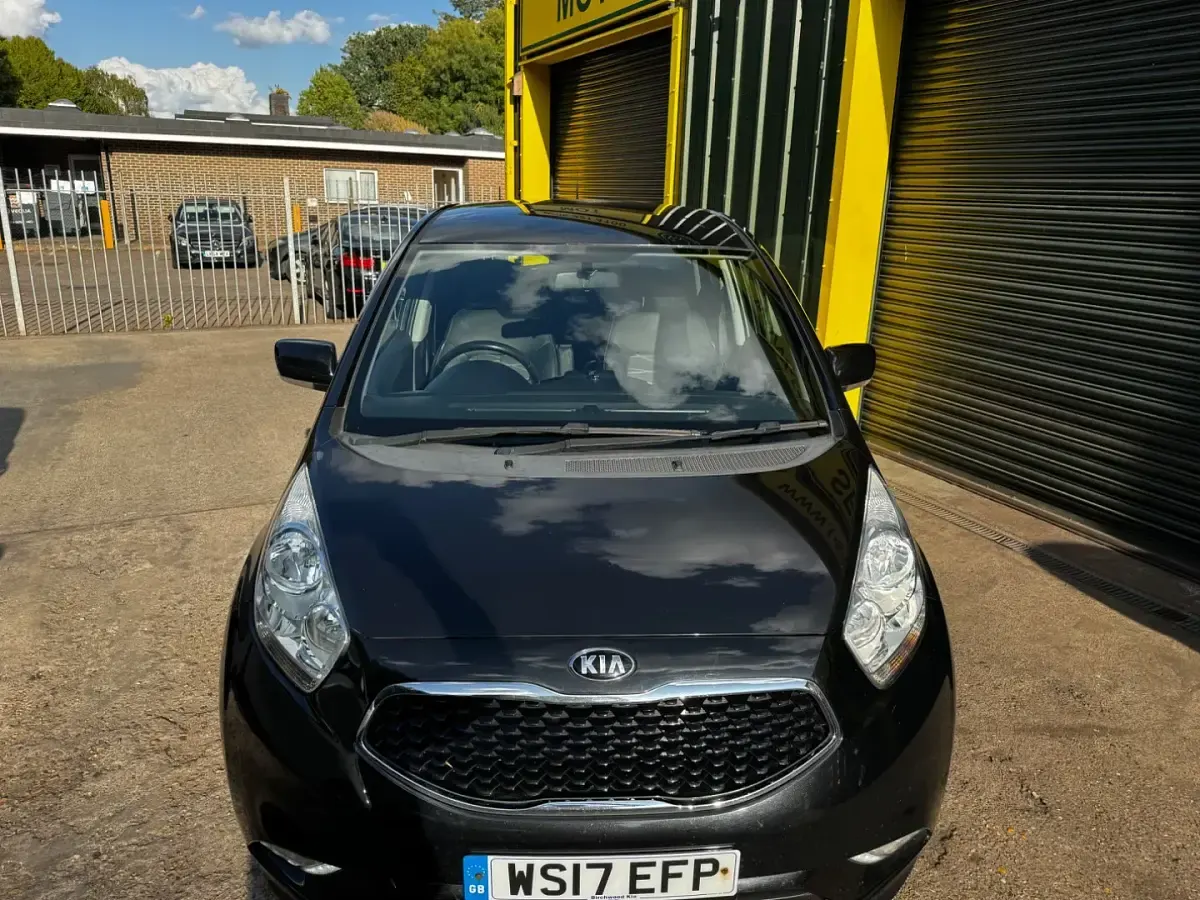 Used Kia Venga 125 HP (91 kW) 2017 Black Hatchback