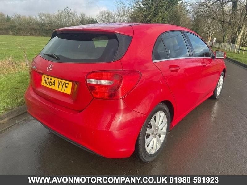 Used Mercedes A180 SE 122 HP (89 kW) 2015 Red Hatchback