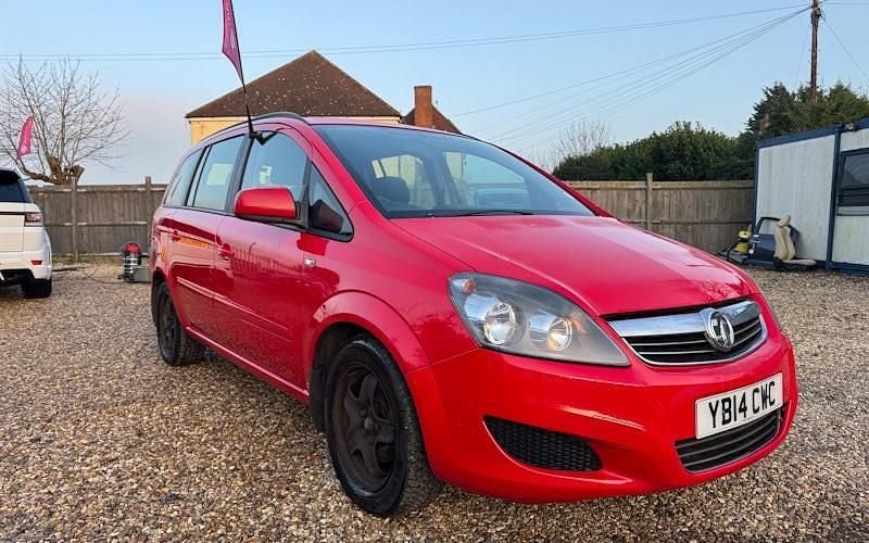 Used Vauxhall Zafira 120 HP (88 kW) 2014 Red MPV