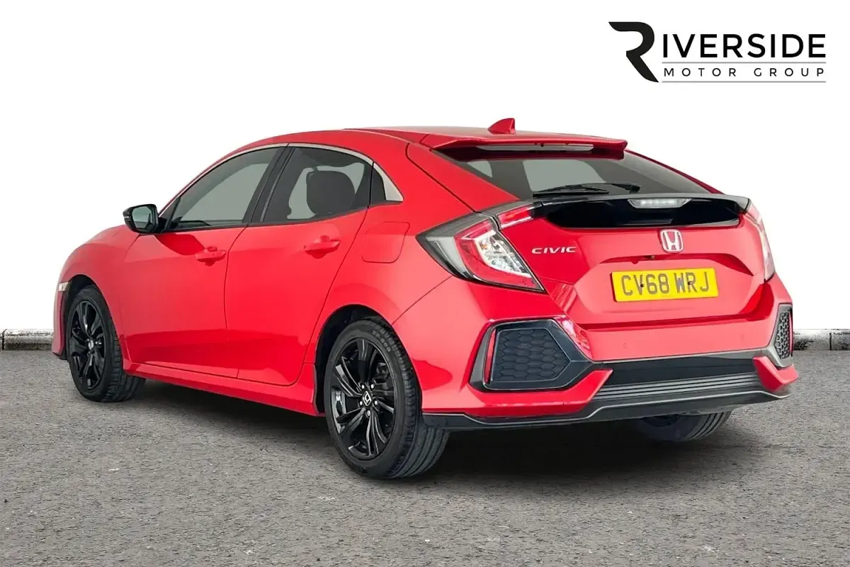 Used Honda Civic EX 126 HP (92 kW) 2018 Red Hatchback