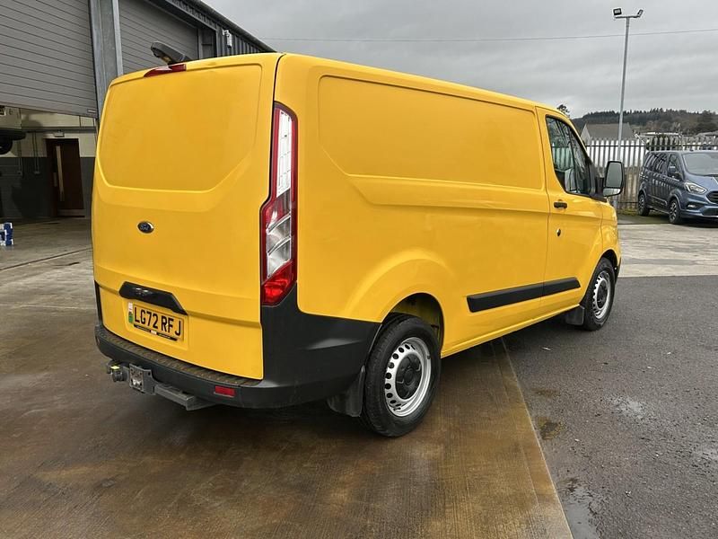 Used Ford Transit Custom 130 HP (95 kW) 2022 Yellow Van