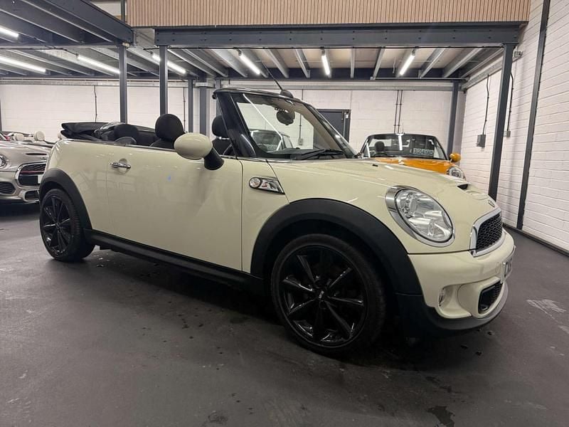 White Used 2011 Mini Cooper S Cabriolet Cabriolet | £8,495 (Expensive) - Image 1/4