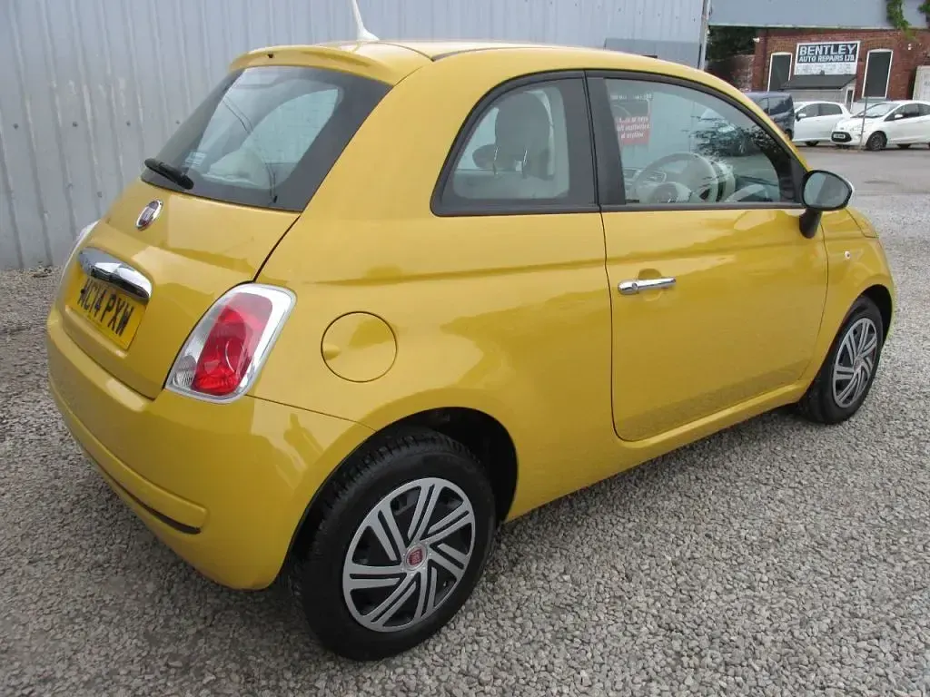 Used Fiat 500 69 HP (50 kW) 2014 Yellow Hatchback