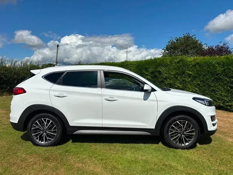 Used Hyundai Tucson Premium 177 HP (130 kW) 2019 White SUV