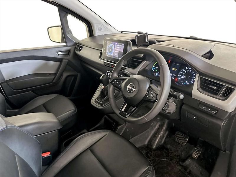 Used Nissan Townstar Tekna 89 kW (122 HP) 2023 White Van