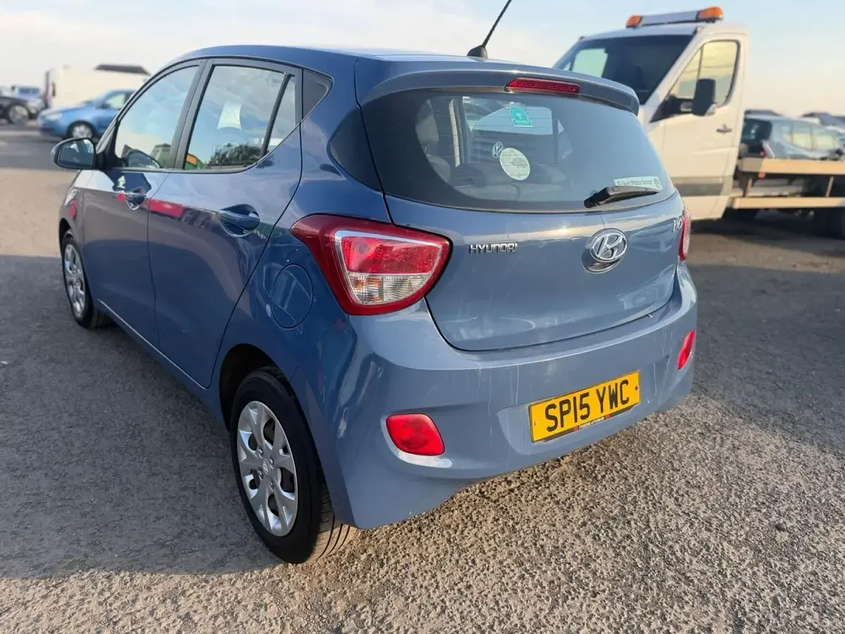 Used Hyundai i10 SE 67 HP (49 kW) 2015 Blue Hatchback