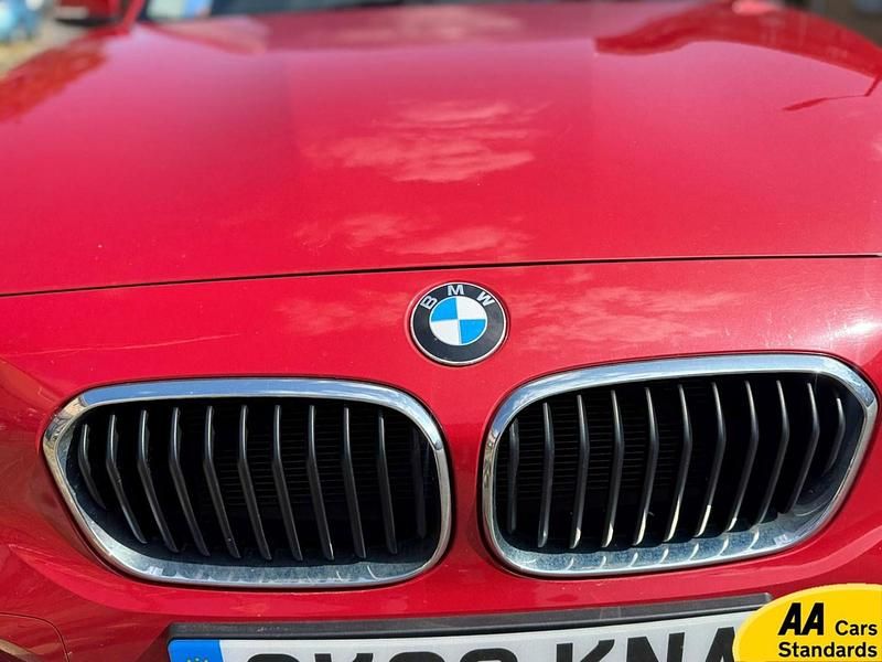 Used BMW 118 Comfort Edition 134 HP (98 kW) 2018 Red Hatchback