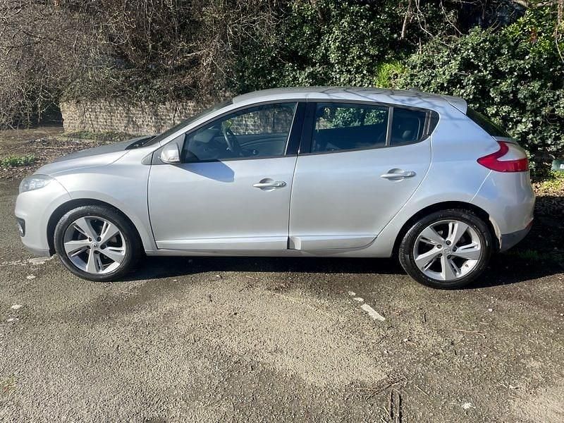 Used Renault Mégane III Dynamique 110 HP (80 kW) 2012 Silver Hatchback