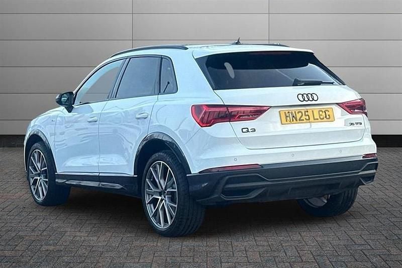 Begagnad Audi Q3 Black Edition 150 HK (110 kW) 2025 Vit SUV