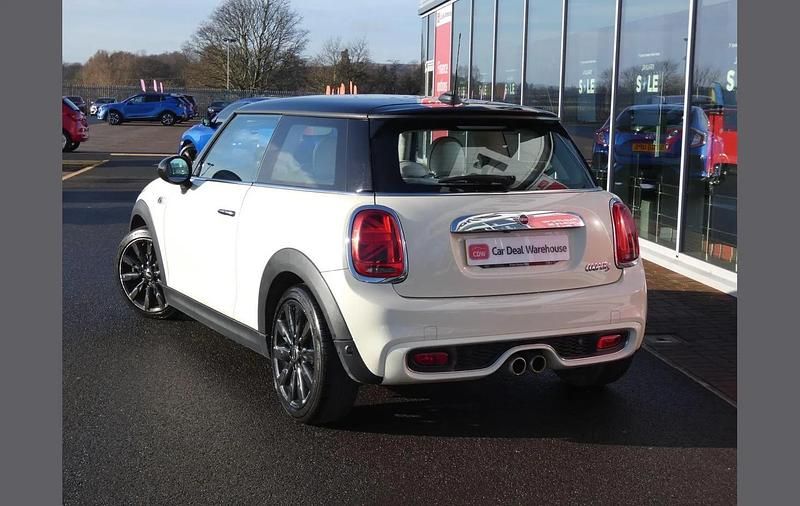 Used Mini Cooper S Exclusive 188 HP (138 kW) 2019 White Hatchback