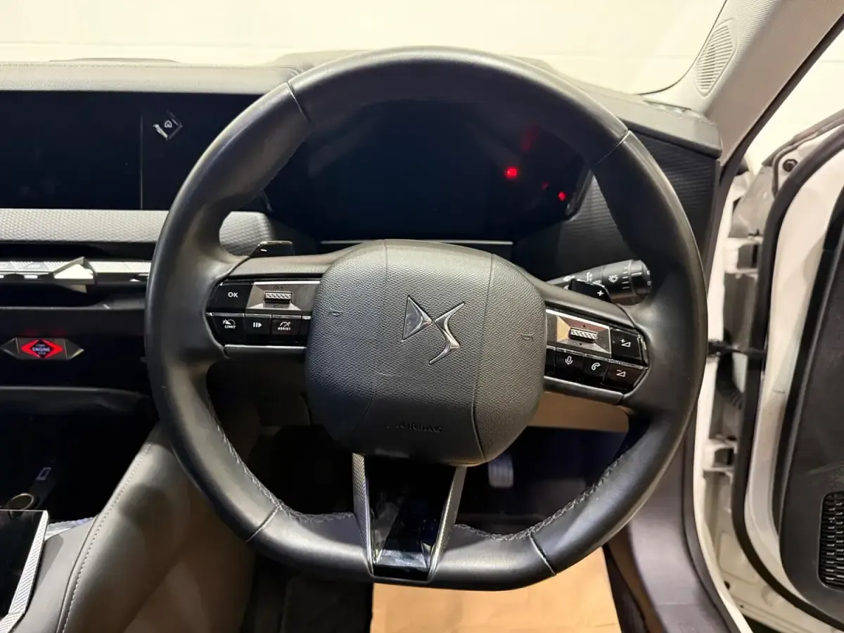 Used DS Automobiles DS4 Crossback Trocadero 222 HP (163 kW) 2023 White SUV