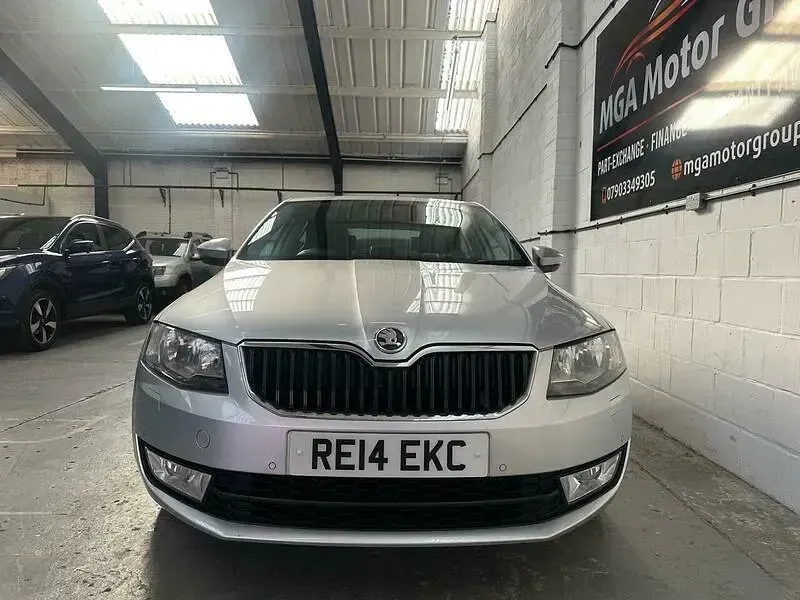 Used Skoda Octavia Elegance 140 HP (102 kW) 2014 Silver Estate