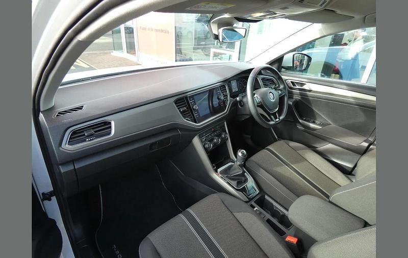 Used VW T-Roc SE 113 HP (83 kW) 2020 White SUV