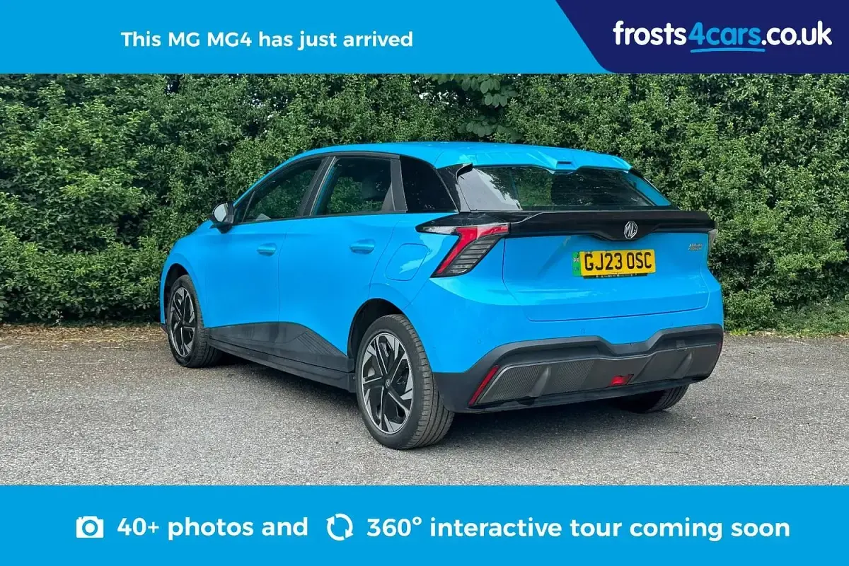 Used MG MG4 EV SE 2023 Blue Hatchback
