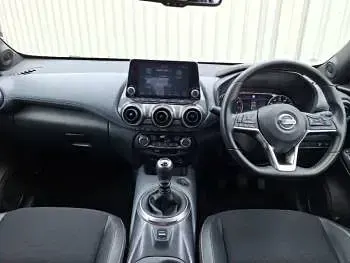 Used Nissan Juke Tekna 114 HP (83 kW) 2022 Silver SUV