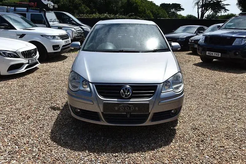 Used VW Polo S 75 HP (55 kW) 2005 Silver Hatchback