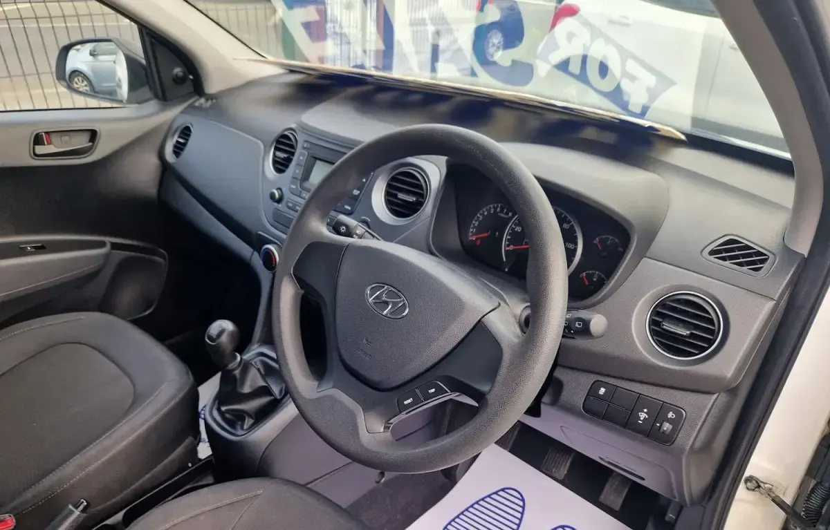 Używany Hyundai i10 67 KM (49 kW) 2018 Biały Hatchback