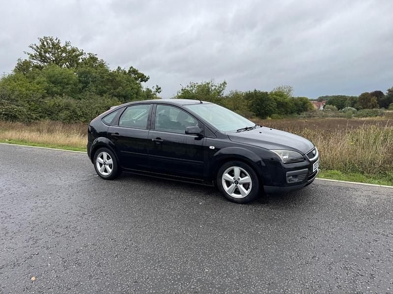 Black Used 2007 Ford Focus Zetec Hatchback | £995 (Super price) - Image 1/4