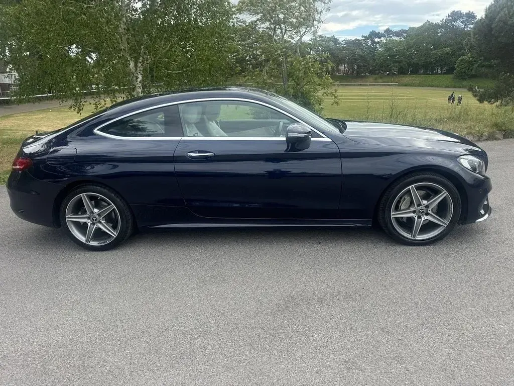 Begagnad Mercedes C220 AMG Line Premium 2017 Blå Sportkupé