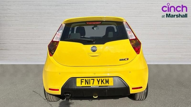 Used MG MG3 106 HP (77 kW) 2017 Yellow Hatchback