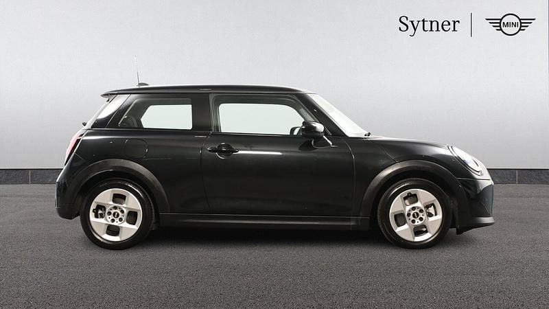 Used Mini Cooper Hatch 154 HP (113 kW) 2024 Black Hatchback