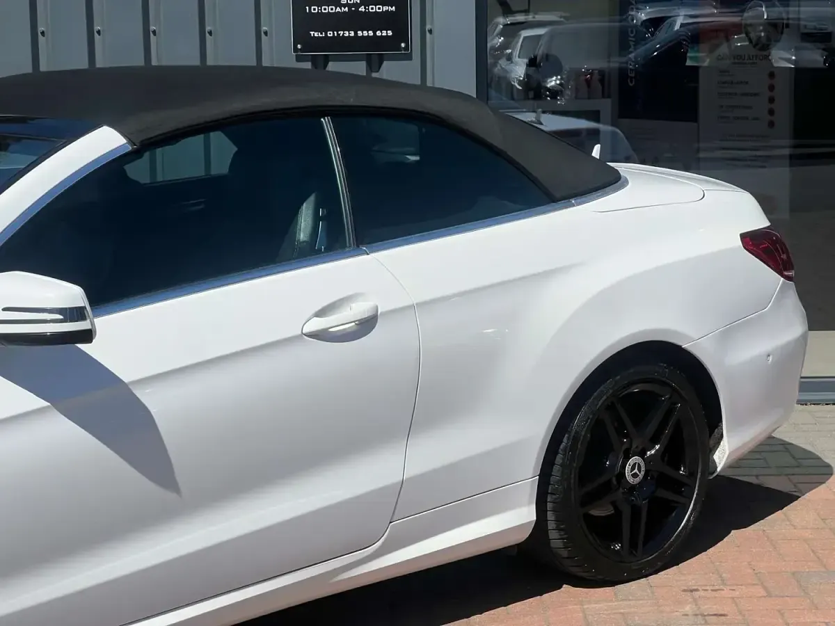 Begagnad Mercedes E220 AMG line 2016 Vit Cab