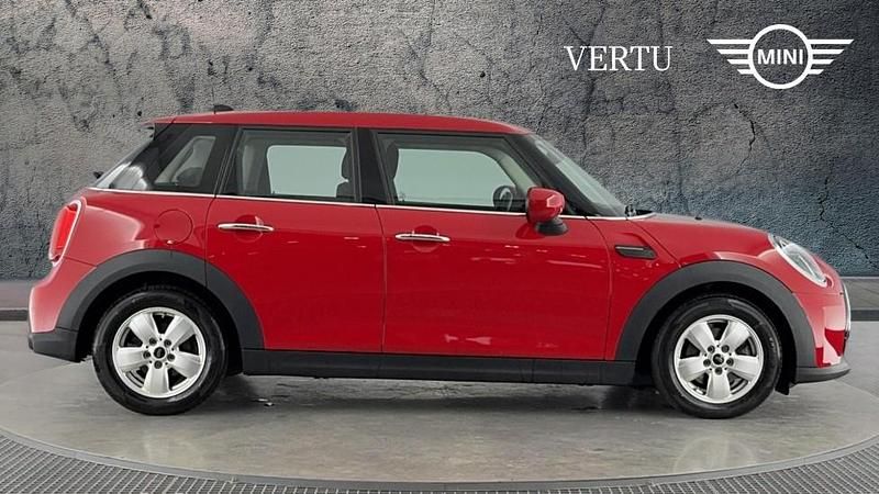 Used Mini Cooper Classic 136 HP (100 kW) 2021 Red Hatchback