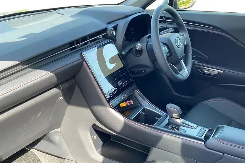 Used Lexus LBX 136 HP (100 kW) 2026 Blue SUV
