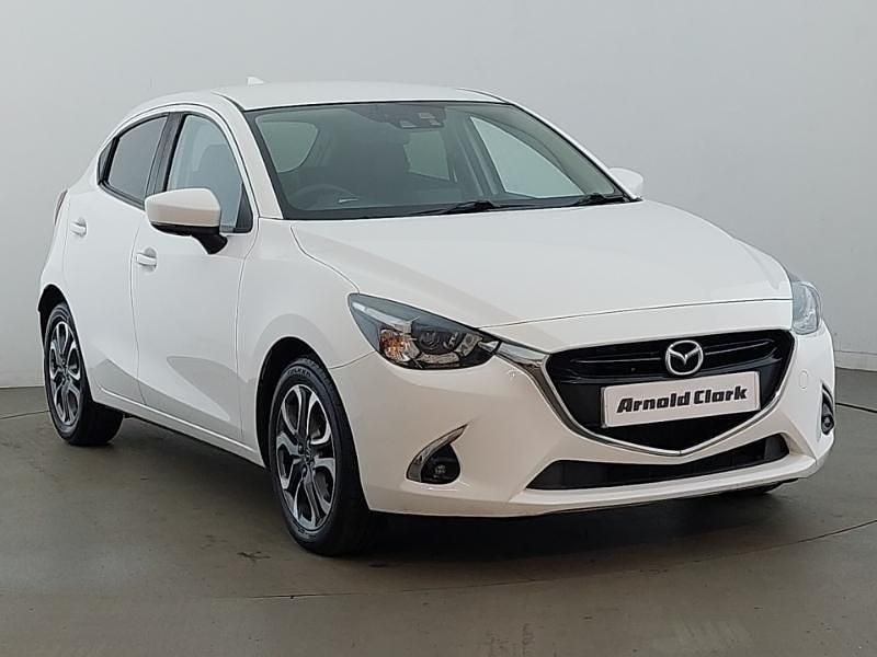 Used Mazda 2 Inclusive 90 HP (66 kW) 2019 White Hatchback