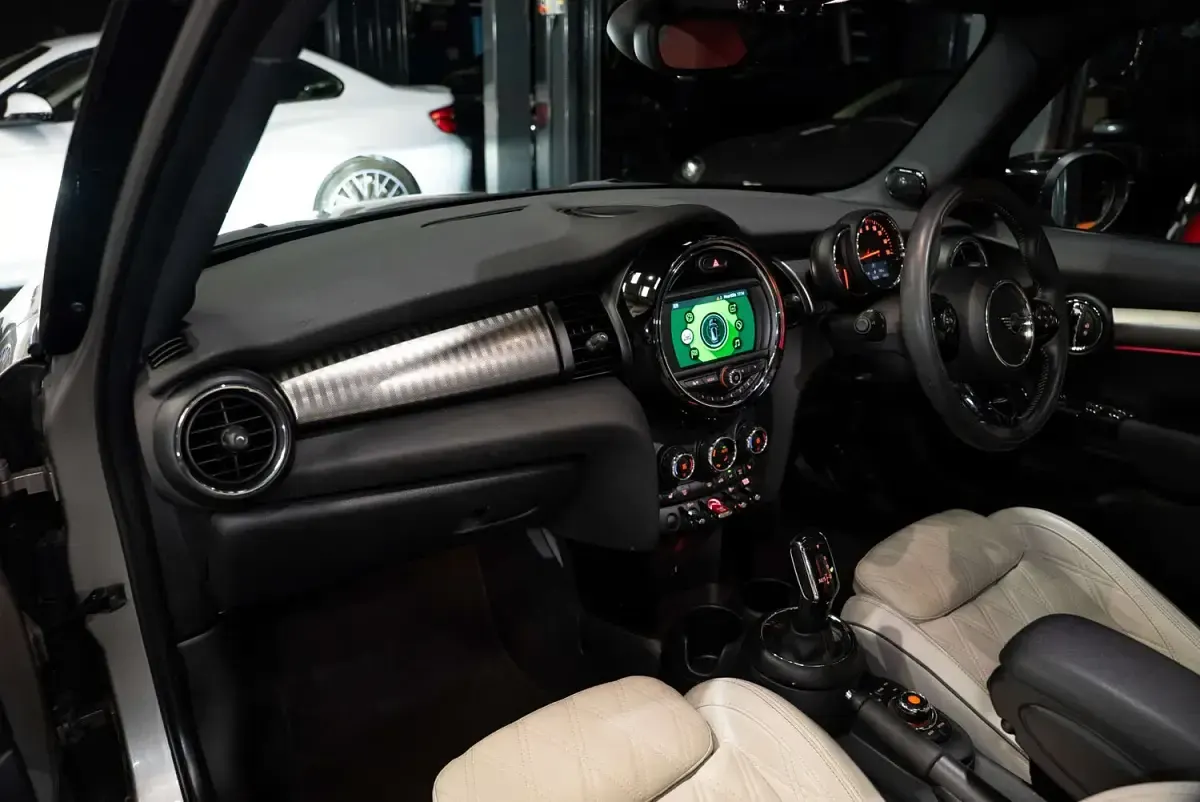 Used Mini Cooper S Exclusive 2019 Silver Hatchback