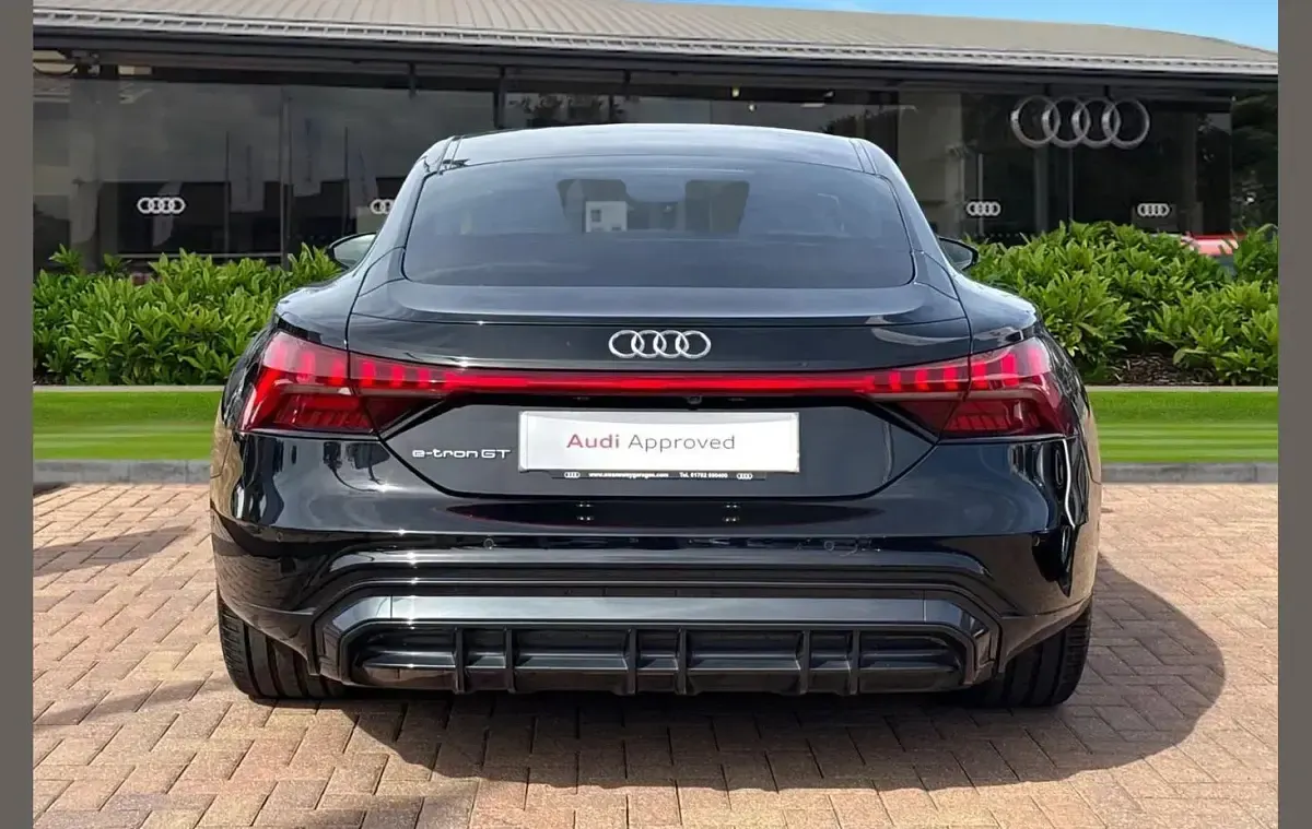 Used Audi e-tron GT quattro Comfort 384 kW (523 HP) 2024 Black Sedan