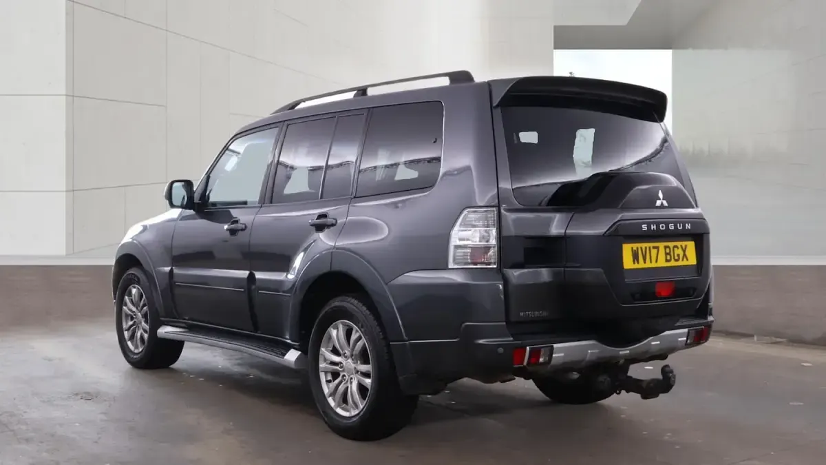 Used Mitsubishi Shogun 187 HP (137 kW) 2017 Grey SUV