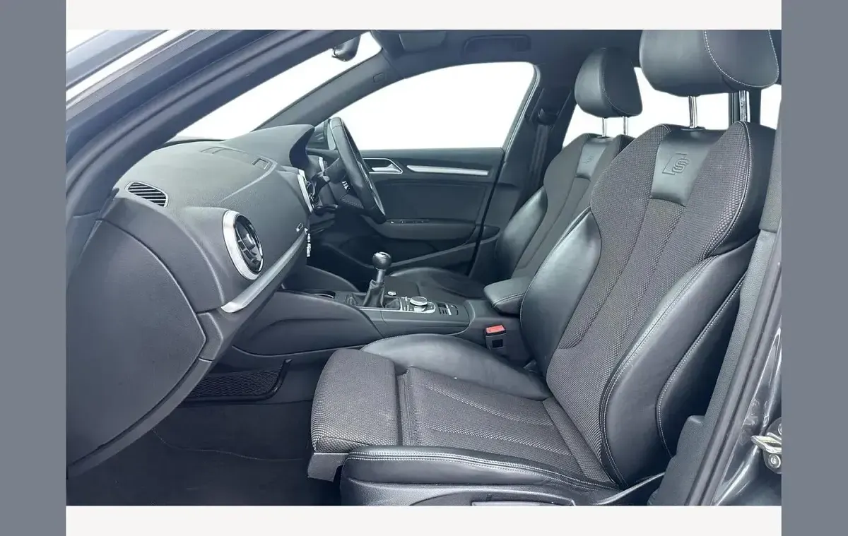 Usado Audi A3 S-Line 150 HP (110 kW) 2017 Cinzento Citadino