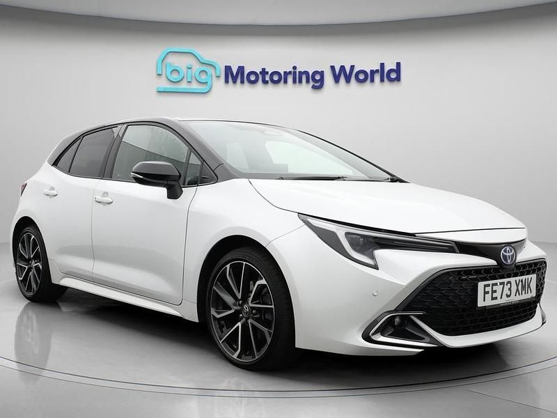 White/black Used 2023 Toyota Corolla Hatchback | £21,800 (Good price) - Image 1/4