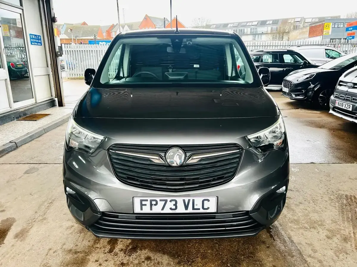 Used Vauxhall Combo 100 HP (73 kW) 2023 Grey MPV