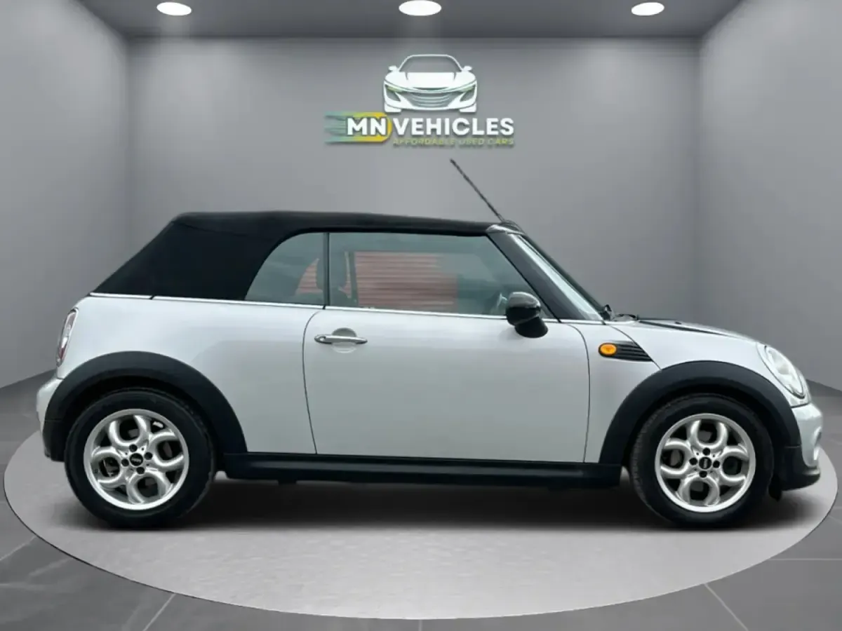 Used Mini Cooper Cabriolet 119 HP (87 kW) 2012 Silver Cabriolet